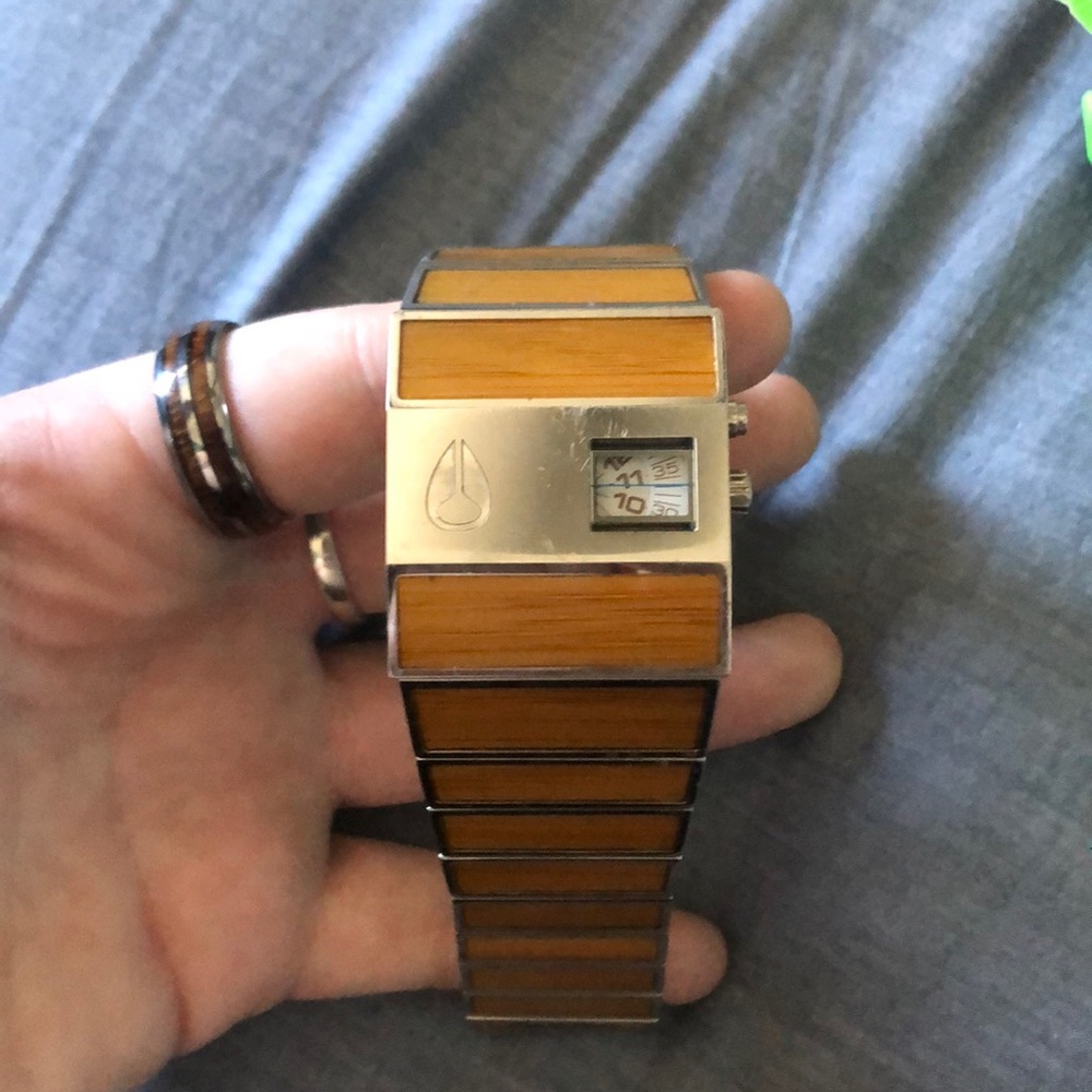 Authentic Men’s Nixon Rotolog Watch